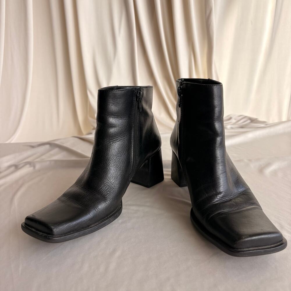 Vintage 90s Bruno Valenti Black Leather Square-Toe Ankle Boots - 7.5